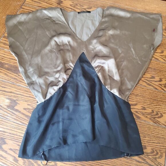 Black Halo gold&black vneck sz 4 - Picture 1 of 4